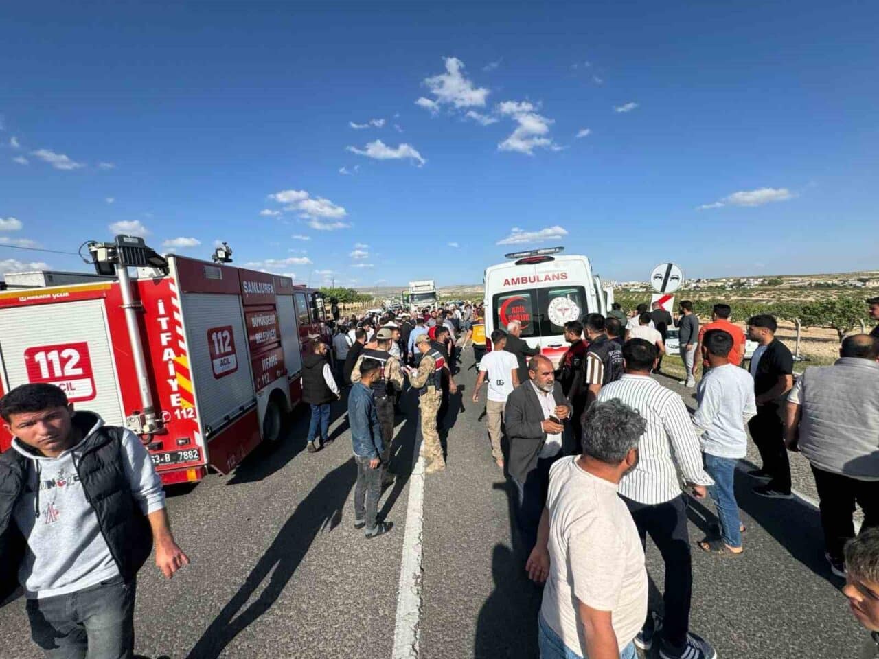 Şanlıurfa'nın Birecik ilçesinde iki otomobilin kafa kafaya çarpışması sonucu F.Ö.K.