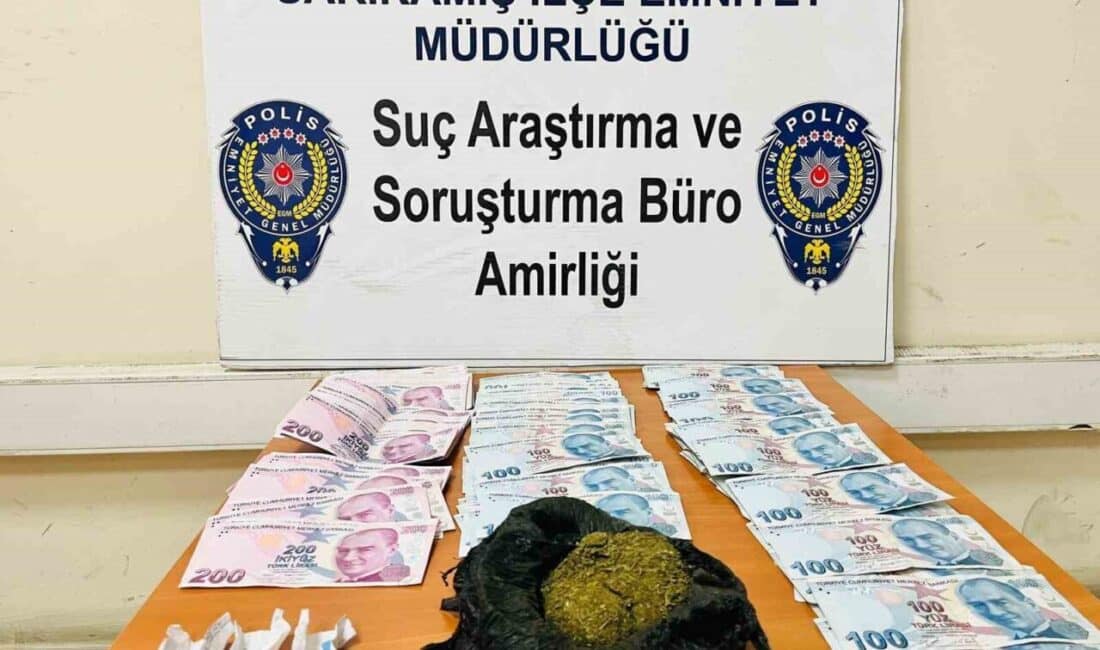 Sarıkamış’ta yolcu otobüsünde uyuşturucu ele geçirildi, bir kişi gözaltına alındı Kars'ın Sarıkamış ilçesinde bir yolcu otobüsünde yapılan denetimde, 50 yaşındaki