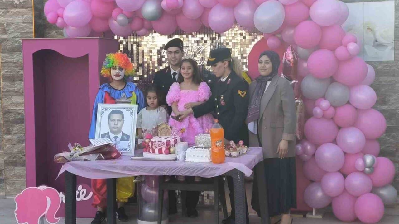Hatay'da, şehit Jandarma Uzmanı Çavuş Sezer Uçar'ın kızı Elmas Uçar