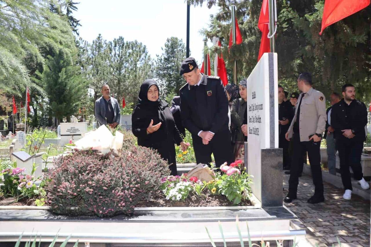 Uzman Jandarma Mustafa Uğurelli, 2008'de Bingöl'ün Genç ilçesinde şehit olmasının