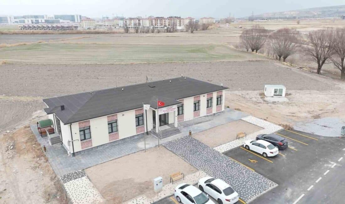 Kayseri’de Yeni Aile Sağlığı Merkezi Hizmete Girdi! Kayseri Büyükşehir Belediyesi, Dr. Memduh Büyükkılıç'ın liderliğinde, Şeker Mahallesi'nde 8