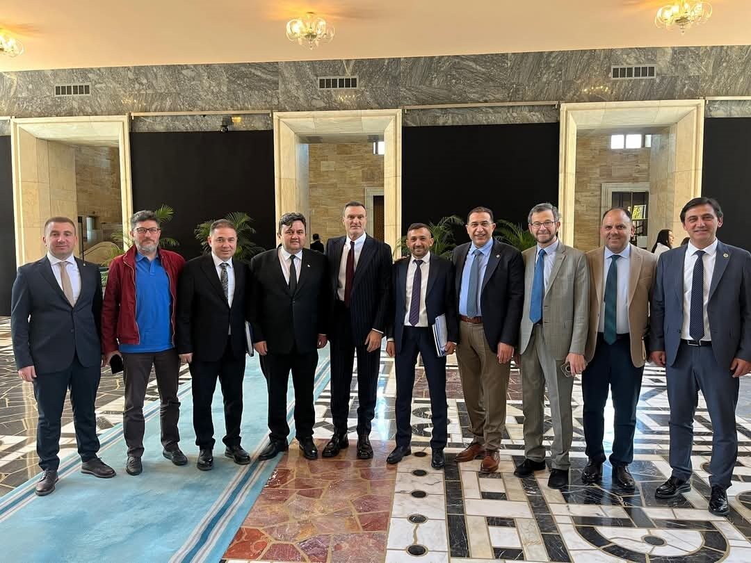 Selendi İlçe Başkanı Şafak Aydoğuş ve Belediye Başkanı Murat Daban,