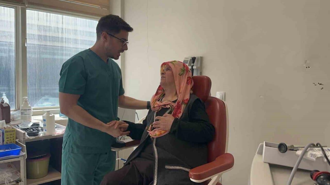 Siirt Eğitim ve Araştırma Hastanesi'nde Kulak Burun Boğaz uzmanları, 78