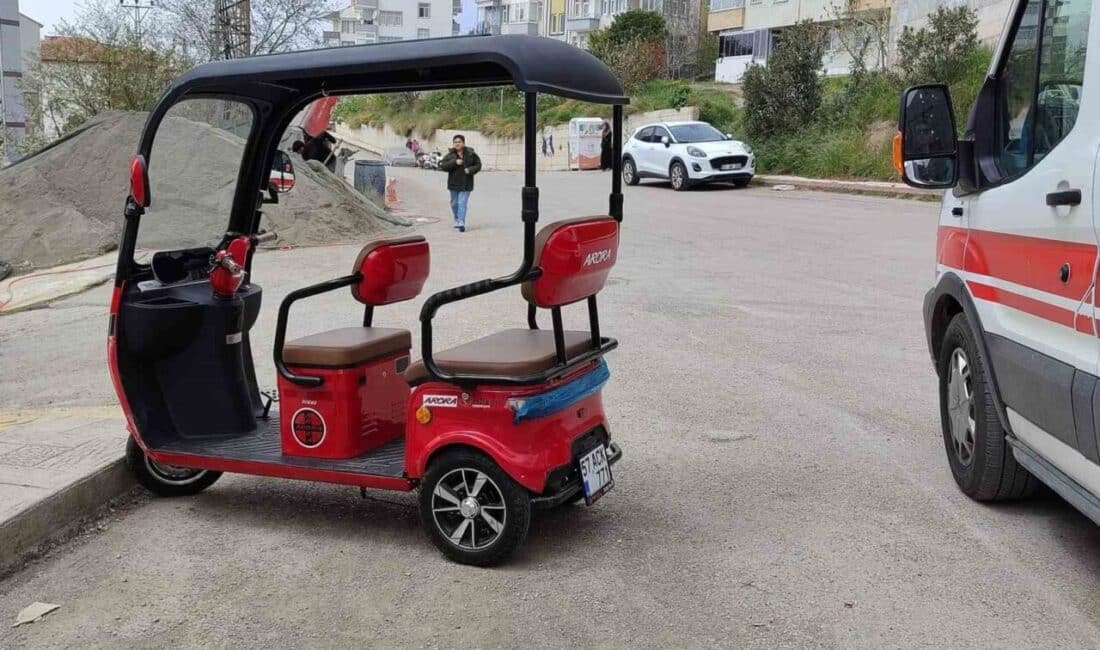 Sinop’ta gerçekleşen motosiklet kazasında 2 kişi yaralandı. Sinop'ta Ada Mahallesi'nde saat 13.00'te gerçekleşen trafik kazasında, Z.K.'nın kullandığı