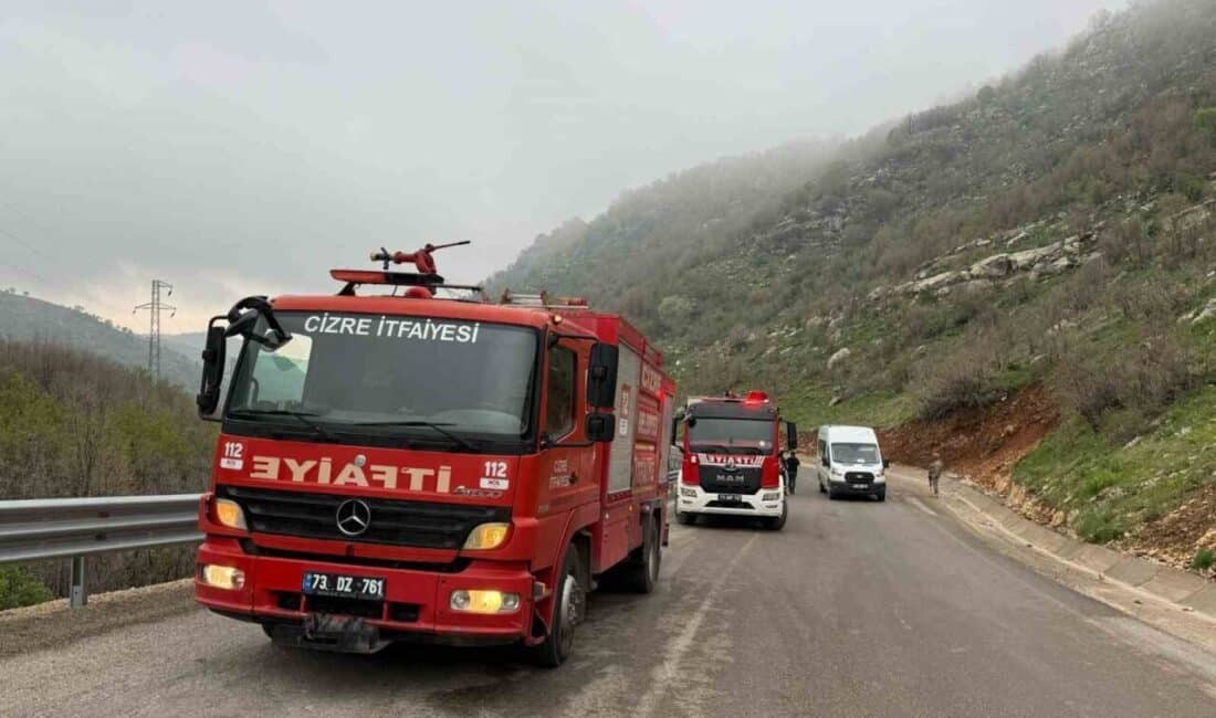 Şırnak’ta hareket halindeki akaryakıt tankeri yangınla karşılaştı; araç kullanılmaz hale geldi. Şırnak'ta S.İ. yönetimindeki akaryakıt tankeri, Kızılsu köyü yolunda ilerlerken alev