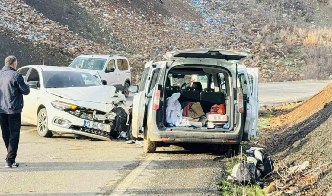 Beytüşşebap’ta Kamyonet ve Otomobil Kafa Kafaya Çarpıştı: 3 Yaralı Şırnak'ın Beytüşşebap ilçesinde H.U. yönetimindeki kamyonet, F.U. idaresindeki otomobil ile