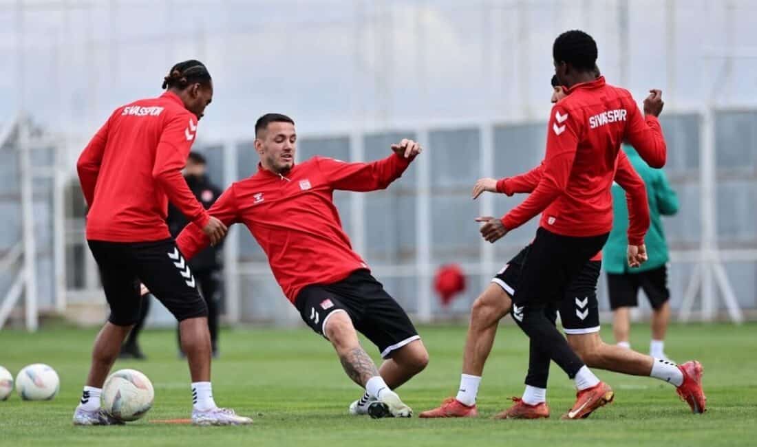Sivasspor, Çaykur Rizespor ile Oynayacağı Maç İçin Hazırlıklarını Tamamladı! Sivasspor, Trendyol Süper Lig'in 30. haftasında yarın Çaykur Rizespor ile