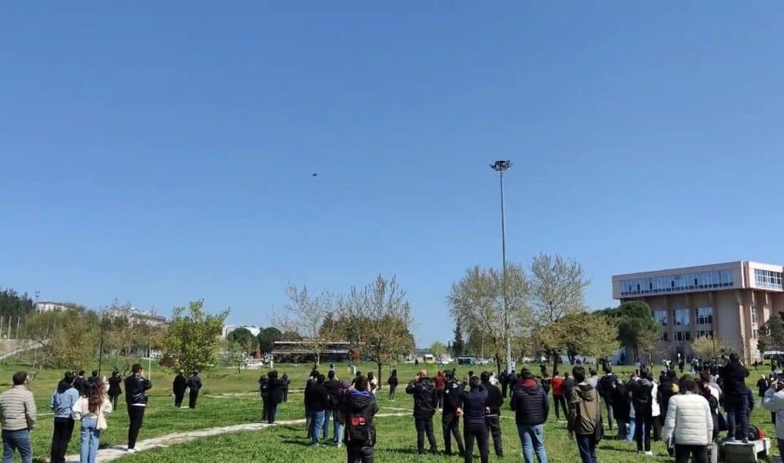 Uludağ Üniversitesi’nin 50. Yılı İçin SOLOTÜRK Gösterileri Öncesi Prova Uçuşları Göz Doldurdu! Bursa Uludağ Üniversitesi, 50. yıl kutlamaları kapsamında 11 Nisan'da SOLOTÜRK