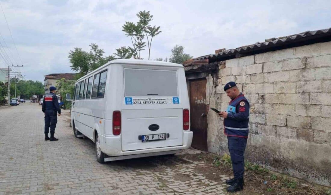 Sultanhisar’da Okul Önlerinde Güvenlik Önlemleri Artırıldı, Jandarma Servis Denetimleri Gerçekleştirildi Aydın'ın Sultanhisar ilçesinde jandarma, okul servislerini denetleyerek öğrenci güvenliğini sağlamak