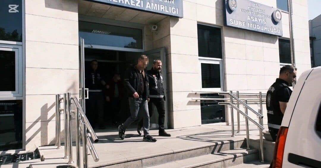 Kırklareli'nin Yayla Mahallesi'ndeki bir çay bahçesinde süs havuzunda elektrik akımına