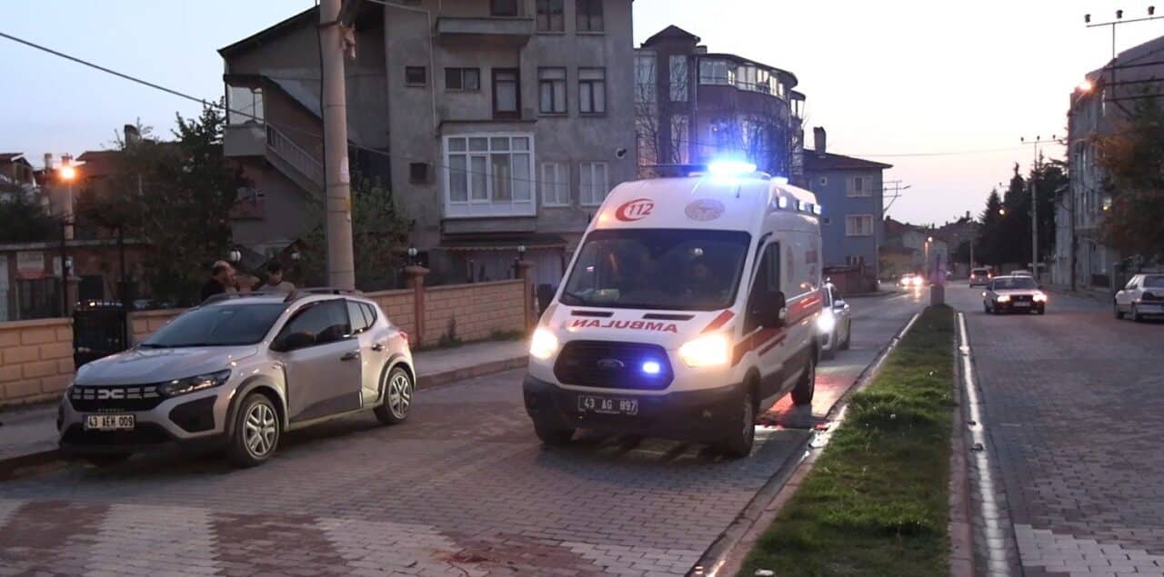 Kütahya'nın Tavşanlı ilçesinde otomobil ile motosikletin çarpıştığı kazada H.K. ve