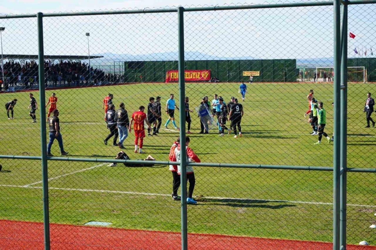 Edirnespor, TFF 3. Lig 4. Grup'taki maçında Tepecikspor ile 2-2