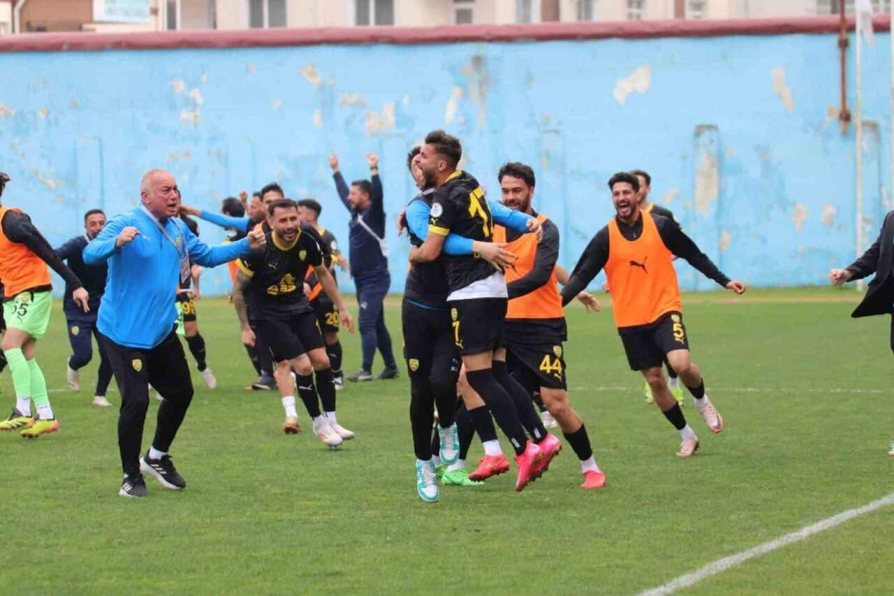 TFF 3. Lig 21. haftasında Pazarspor, sahasında Aliağa Futbol Kulübü'ne