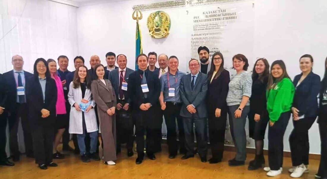 Tianlong, Kazakistan’da Biyomedikal Forum’u Ziyaret Etti ve Yerel Sağlık Sektörüyle İlişkilerini Güçlendirdi Tianlong Bilim ve Teknoloji, 17-18 Nisan tarihlerinde Kazakistan'da düzenlenen Uluslararası