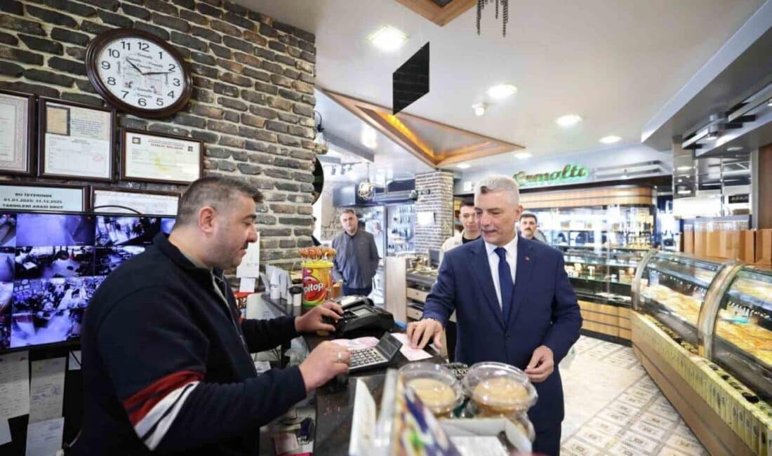Esnaf Ziyareti Yapan Ticaret Bakanı Ömer Bolat: “Bugün Dayanışma Günü” Ticaret Bakanı Ömer Bolat, CHP'nin boykot çağrılarının ardından esnafları ziyaret