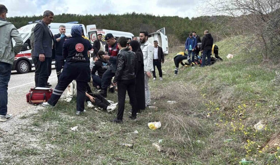 Tokat’ta meydana gelen kaza: Tır ile minibüs çarpıştı, 6 yaralı! Tokat'ta tır ve minibüsün çarpıştığı kazada, C. A. yönetimindeki tır