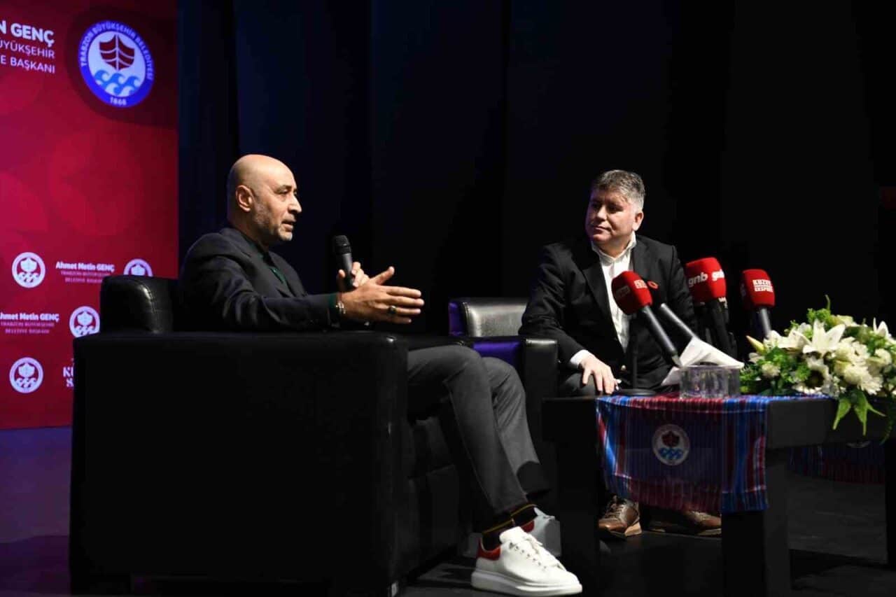Tolunay Kafkas, Trabzon’da katıldığı programda vasiyetini açıklayarak tabutuna Trabzonspor ve