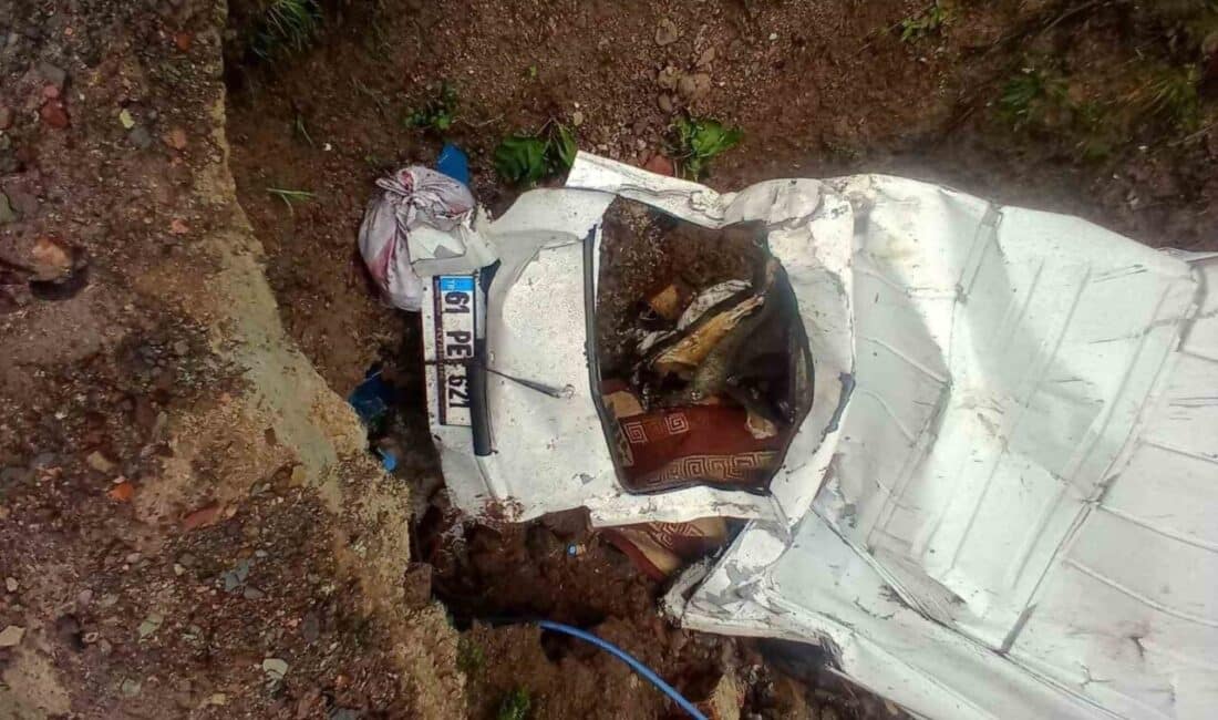 Trabzon’un Şalpazarı İlçesinde Uçuruma Yuvarlanan Araçta Bir Kişi Yaralandı Trabzon'un Şalpazarı ilçesinde H.S. isimli sürücünün kontrolünü kaybetmesi sonucu aracı