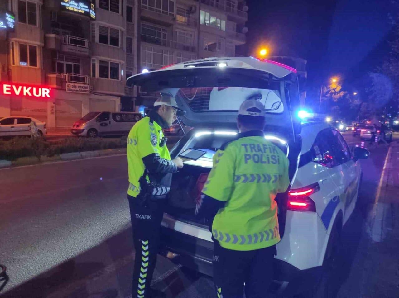 Aydın Trafik Denetleme Şube Müdürlüğü, motosiklet sürücülerine reflektör yelek zorunluluğunu