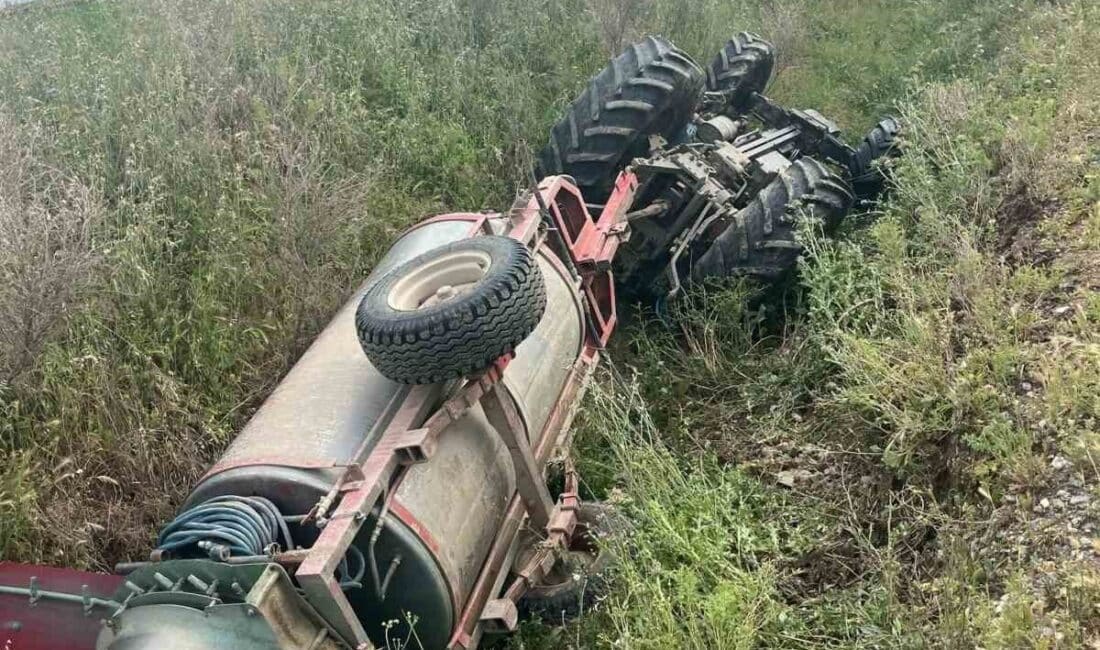 Adana’da Tarlada Devrilen Traktörün Altında Kalan Sürücü Hayatını Kaybetti Adana'nın Seyhan ilçesinde Naif Batu'nun kullandığı traktör, direksiyon hakimiyetinin kaybolması