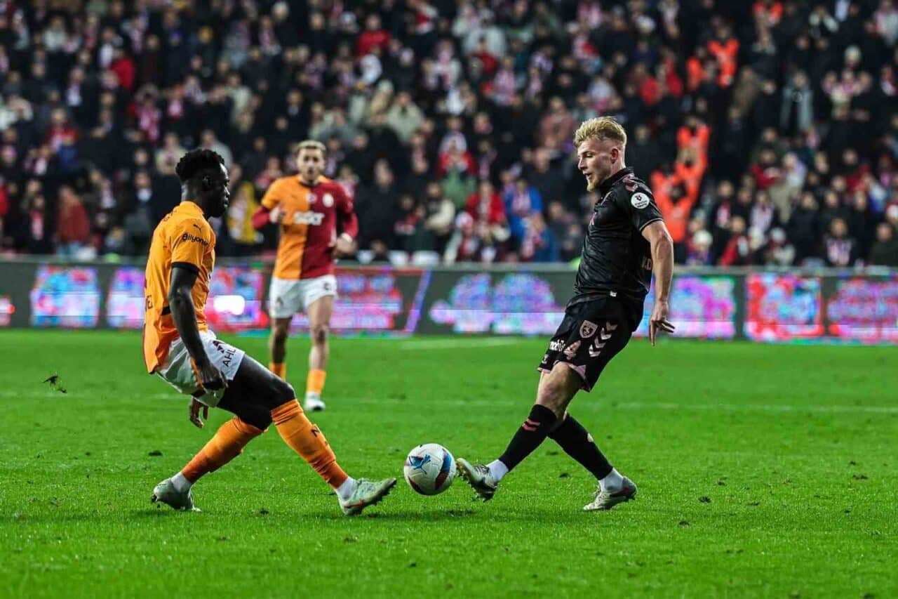 Galatasaray, Trendyol Süper Lig 31. haftasında Samsunspor'u 2-0 yenerek önemli