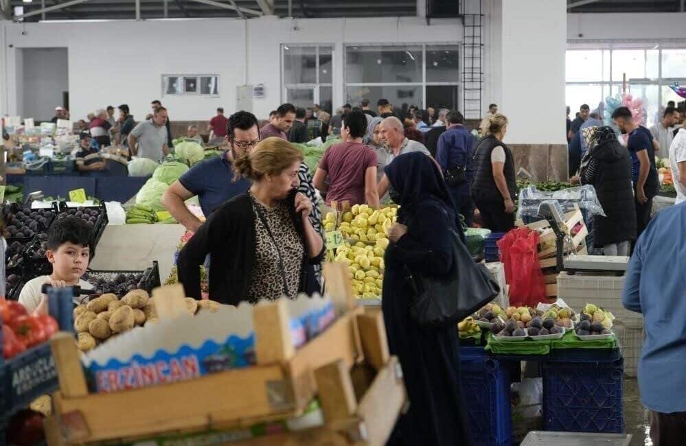 Tüketici Güven Endeksi Nisan’da Mart’a Göre Düşüş Gösterdi Tüketici güven endeksi, Türkiye İstatistik Kurumu ve Merkez Bankası'nın anketine