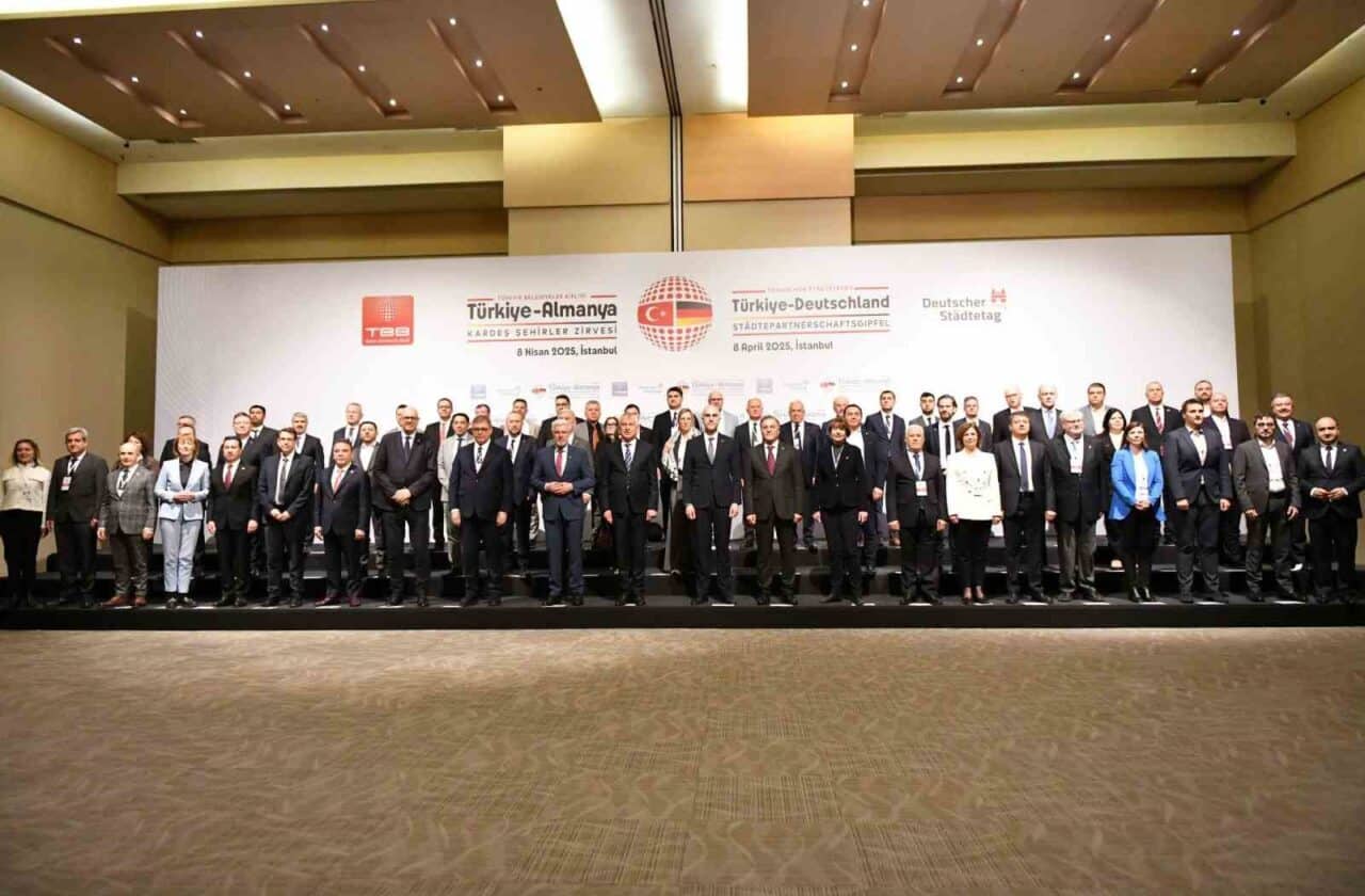 Manisa Büyükşehir Belediyesi, Türkiye-Almanya Kardeş Şehirler Zirvesi'nde yer aldı. Belediye