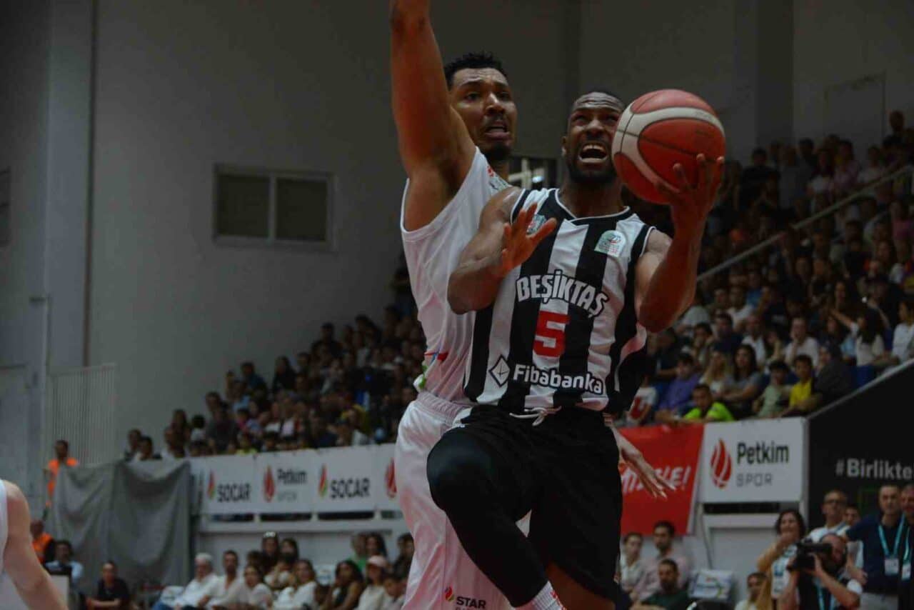 Türkiye Sigorta Basketbol Süper Ligi'nde Aliağa Petkimspor, Beşiktaş’a 73-96 yenildi.