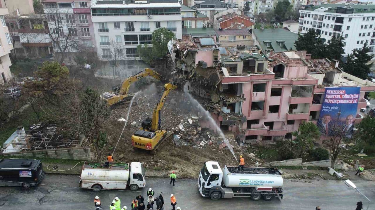 Büyükçekmece'de kentsel dönüşüm çalışmaları hızla devam ederken, 55 binden fazla