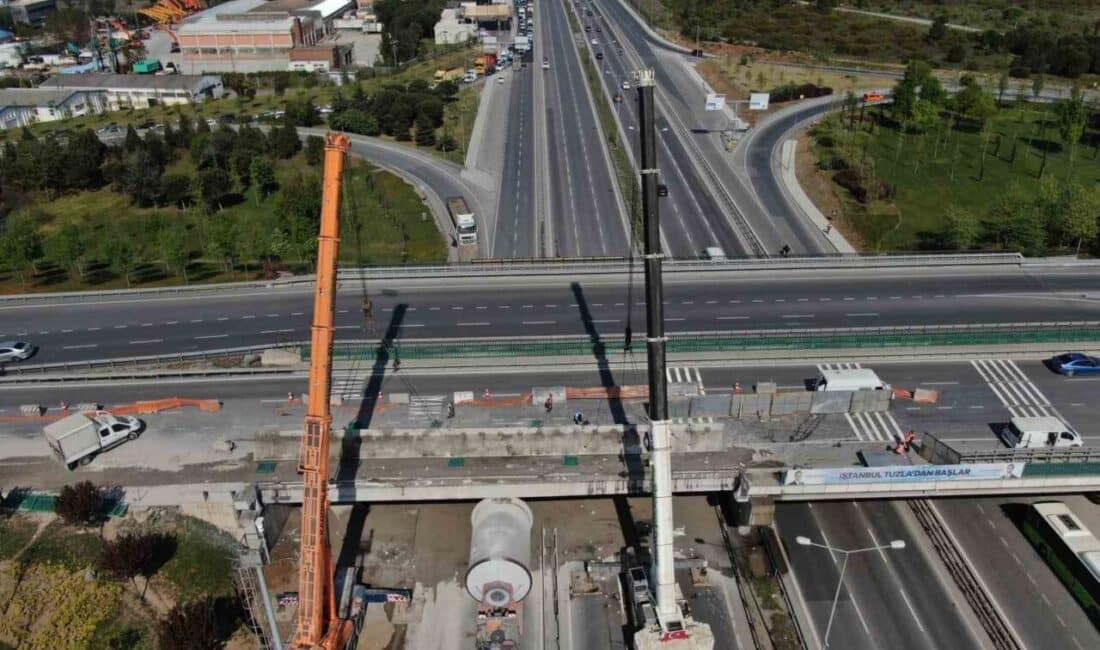 Tuzla'da E5 karayolu Kocaeli yönünde, 21 Nisan'da 06 COR 333