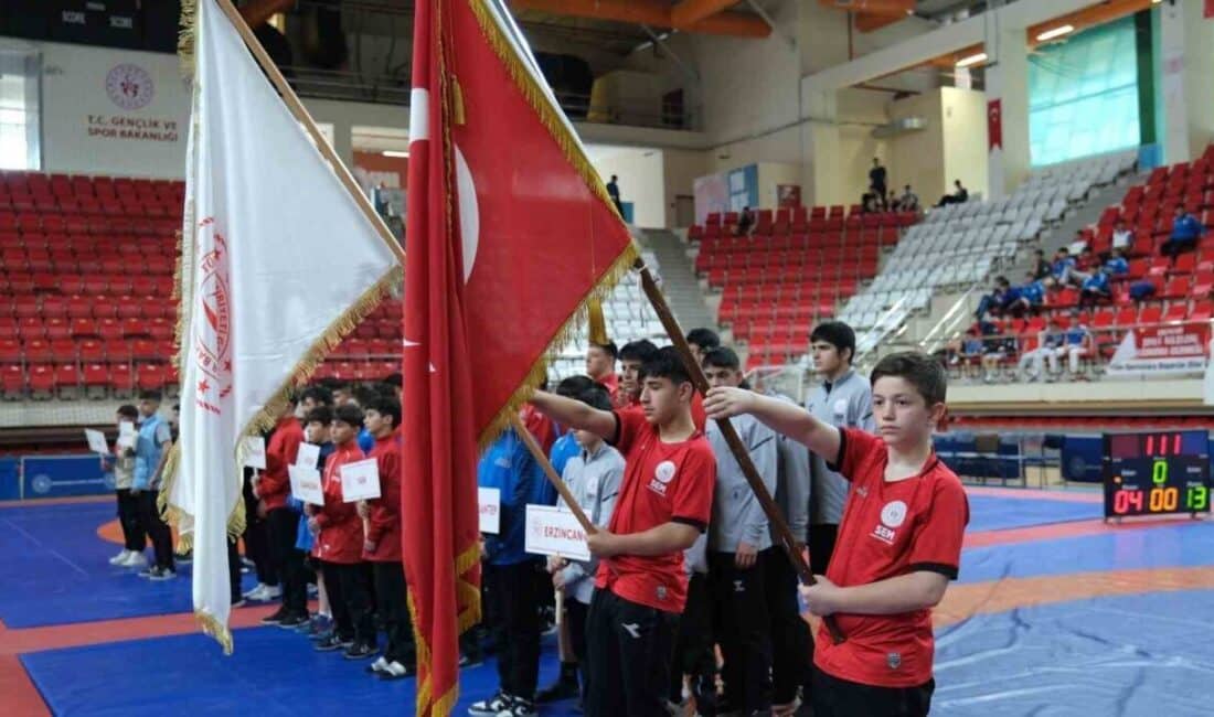 Erzincan’da U15 Türkiye Güreş Grup Müsabakaları 725 Sporcunun Katılımıyla Start Aldı Erzincan'da U15 Türkiye Güreş Grup Müsabakaları, 35 ilden 725 sporcunun