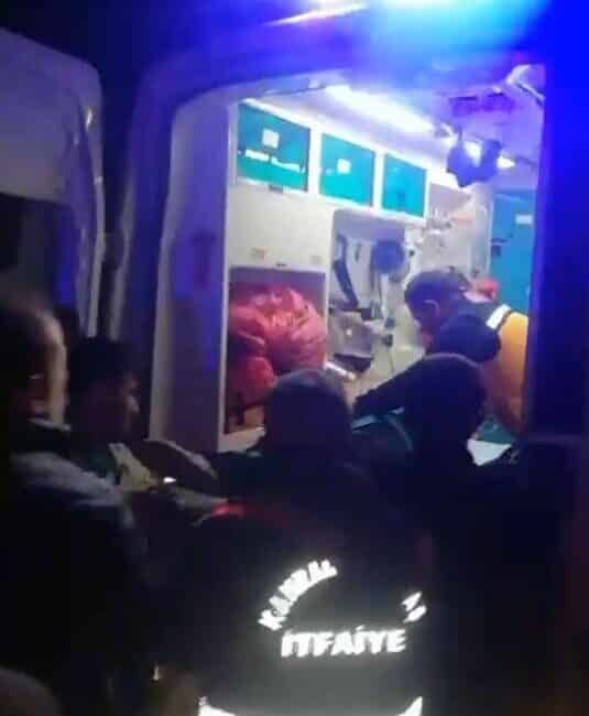 Kahramanmaraş’ta Üçüncü Kattan Düşen Kişi Yaralandı Kahramanmaraş'ın Elbistan ilçesinde, ismi henüz belirlenemeyen bir kişi üçüncü kattaki
