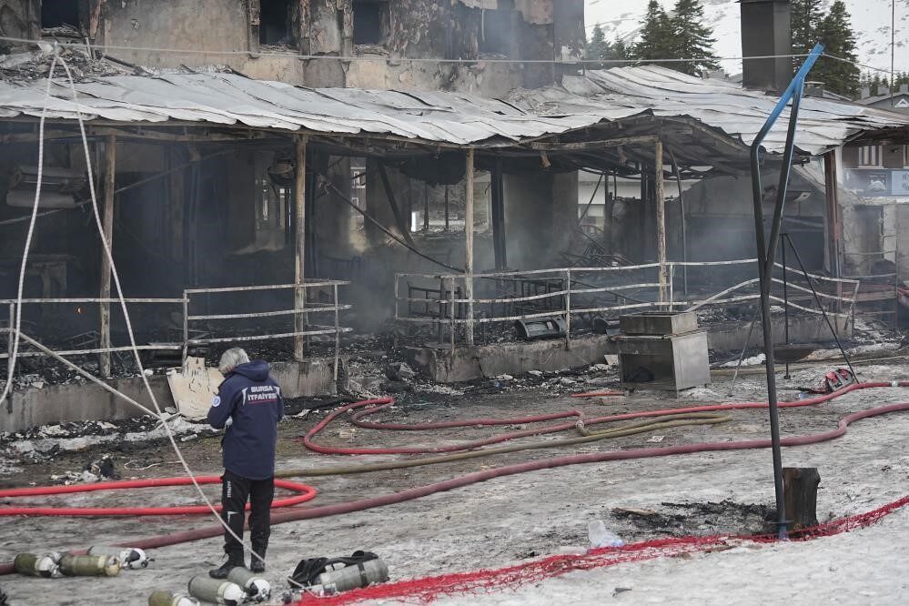 Uludağ'daki otel yangınında milli kayakçı Berkin Usta'nın annesi Fikriye Usta,