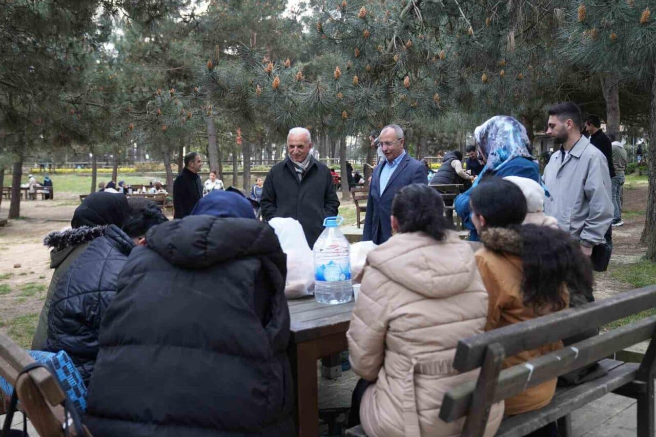 İstanbul'da meydana gelen 6,2 büyüklüğündeki deprem sonrası Ümraniye Belediyesi, Başkan