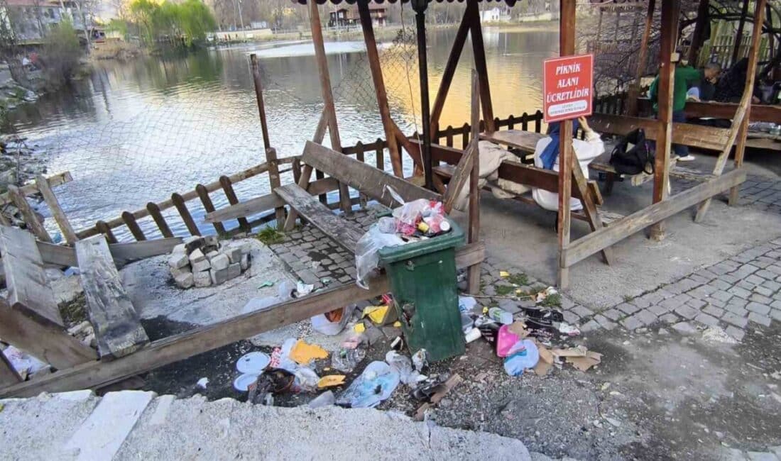 Uzundere Yedigöller’deki çevre kirliliği, ziyaretçi tepkilerine yol açıyor Uzundere’nin Yedigöller bölgesi, bakım eksikliği ve çevre kirliliği nedeniyle ziyaretçilerden