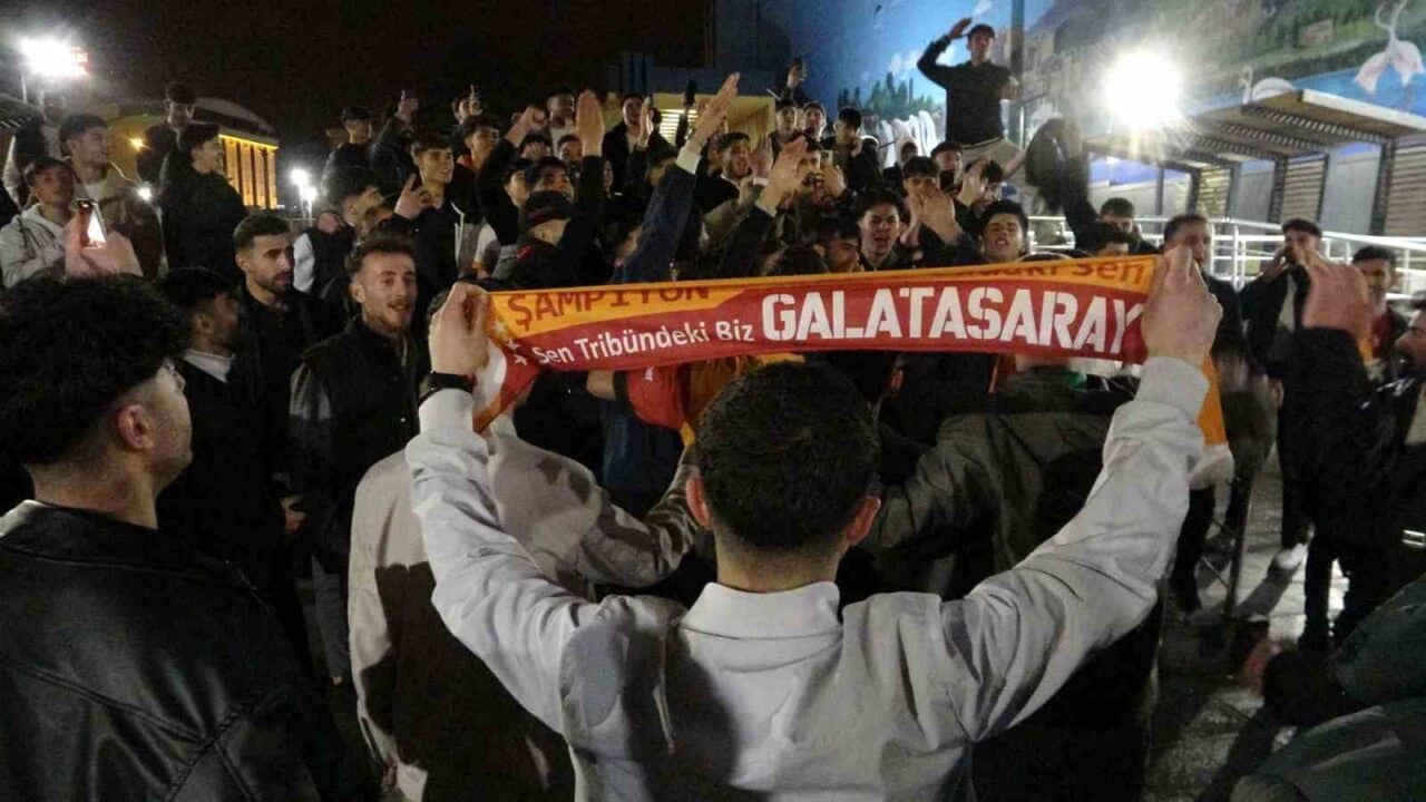 Galatasaray, Ziraat Türkiye Kupası çeyrek finalinde Fenerbahçe'yi 2-1'lik skorla mağlup