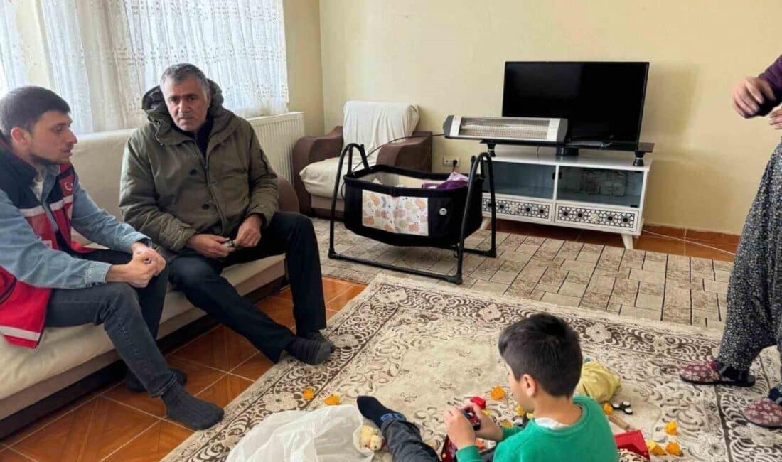 Muş’ta Otizm Farkındalık Günü’nde Otizmli Bireylere Ziyaret Gerçekleştirildi Muş'un Varto ilçesinde 2 Nisan Otizm Farkındalık Günü'nde, Aile ve