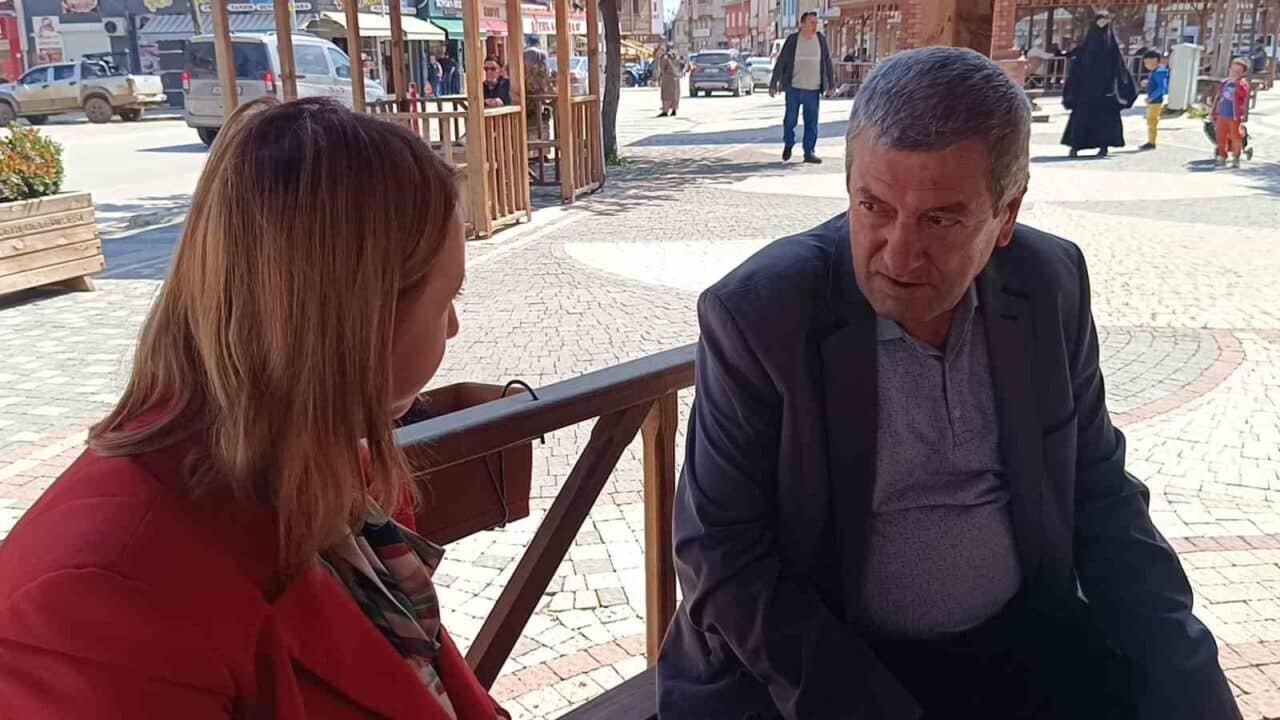 Pazaryeri Belediye Başkanı Zekiye Tekin, ilçe sakinleriyle Fatma Koç Parkı'nda