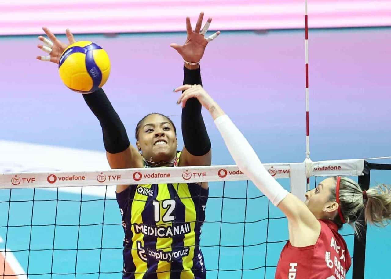 Vodafone Sultanlar Ligi play-off 1-4 etabı ikinci maçında Fenerbahçe, Galatasaray'ı