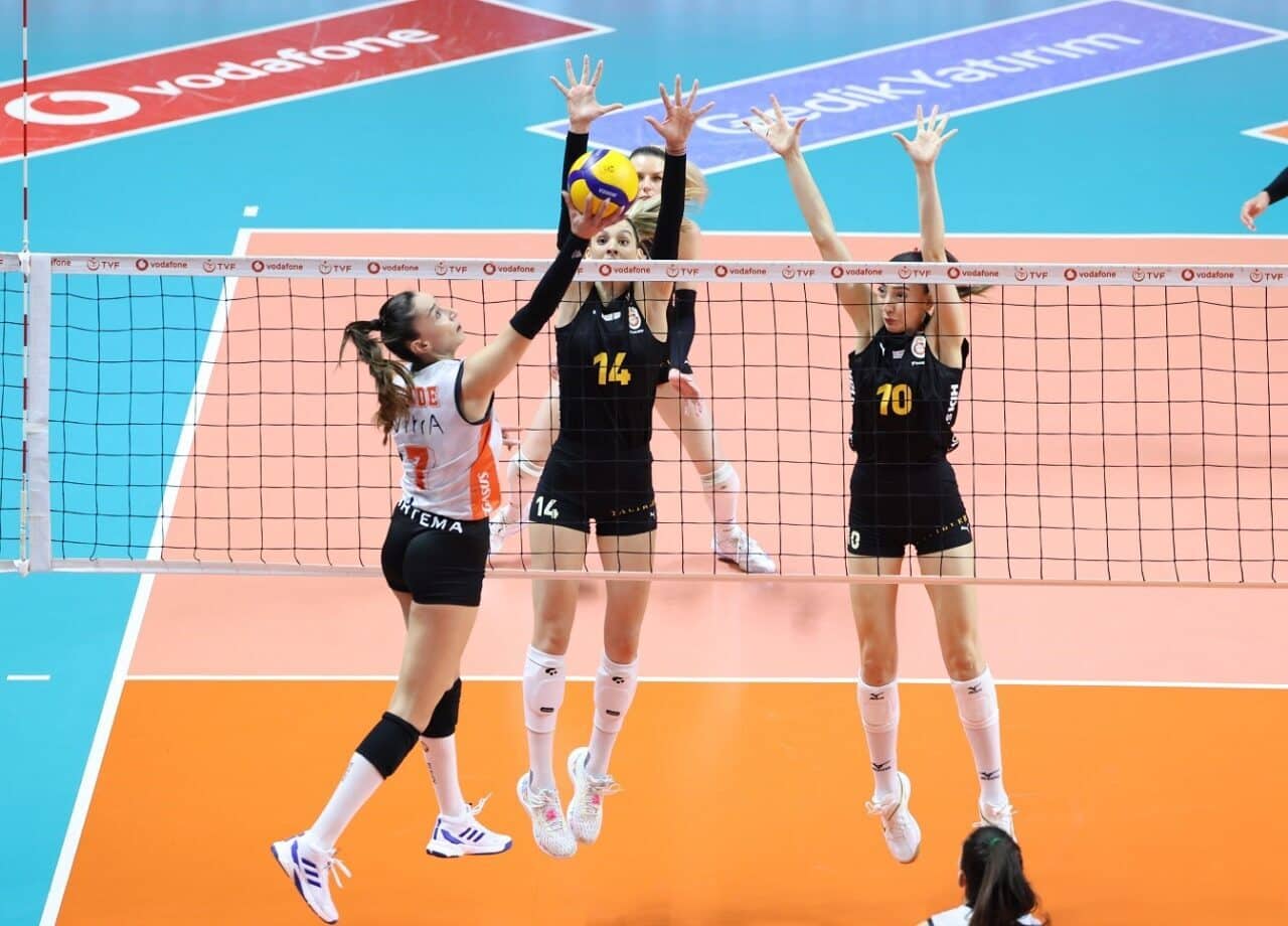 Vodafone Sultanlar Ligi play-off 3-4 etabında Eczacıbaşı Dynavit, Galatasaray’ı deplasmanda