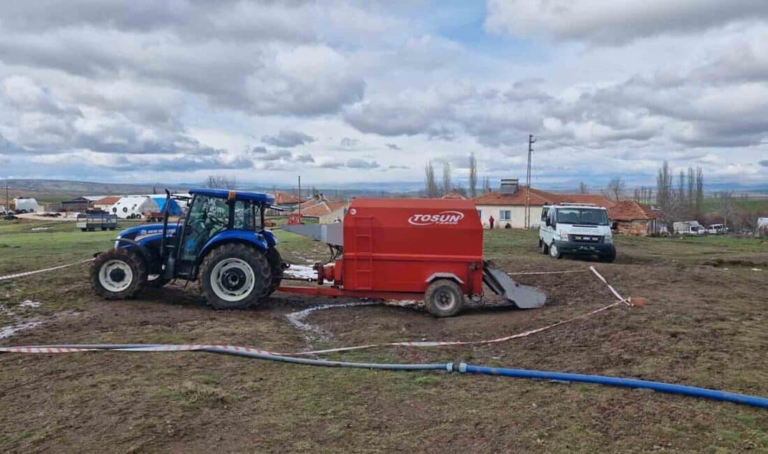 Alaca ilçesinde yem karma makinesine düşen kişi hayatını kaybetti Çorum'un Alaca ilçesinde 43 yaşındaki Ali Çetik, yem karma makinesini