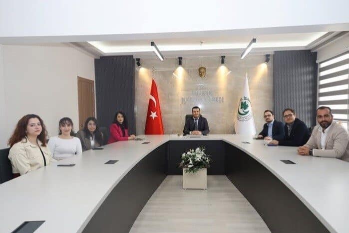 Bilecik İl Özel İdaresi, Yeni Çalışanlar İçin Oryantasyon Eğitimi Düzenleyerek Uyum Süreçlerini Güçlendirdi Bilecik İl Özel İdaresi, yeni çalışanlar için oryantasyon eğitimi düzenledi.