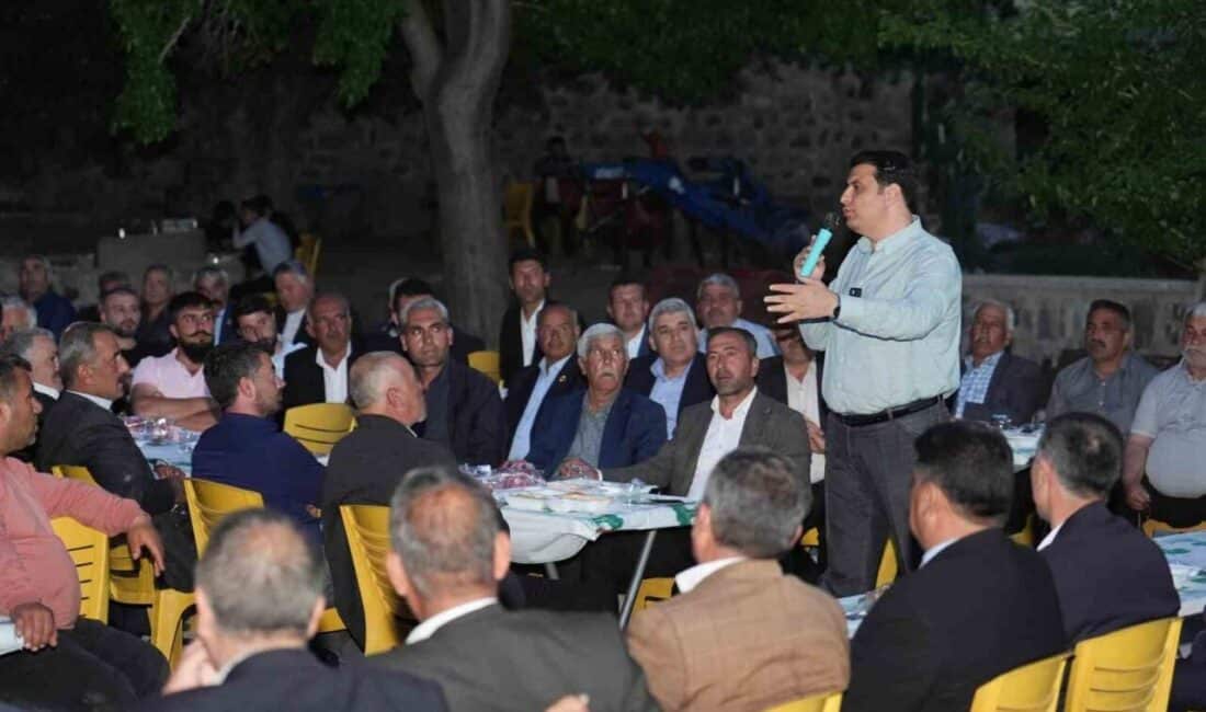 Umut Yılmaz, Uğruca Mahallesi’nde Yapılan Hizmetleri Anlattı, “Her Mahale Eşit Hizmet Alacak” Dedi Şehitkamil Belediye Başkanı Umut Yılmaz, Uğruca Mahallesi'nde vatandaşlarla buluşarak projelerini