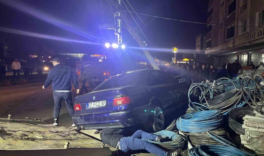 Çarşamba’da bisikletliye çarpmamak için manevra yapan sürücü, elektrik direğine çarptı Samsun'un Çarşamba ilçesinde S.Ö. yönetimindeki otomobil, bisikletliye çarpmamak için yaptığı