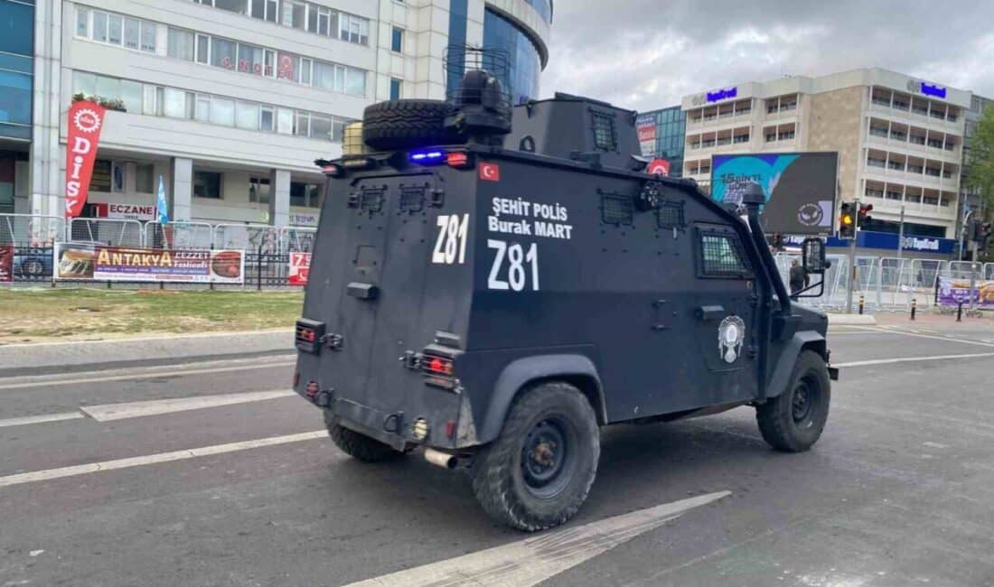Kadıköy’de 1 Mayıs Emek ve Dayanışma Günü İçin Güvenlik Önlemleri Zirveye Ulaştı Kadıköy'de 1 Mayıs Emek ve Dayanışma Günü için güvenlik önlemleri