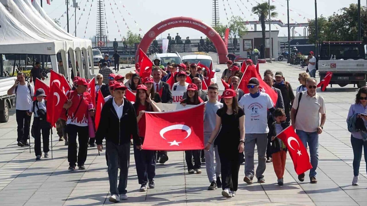 Samsun'da 15. Ulusal Kurtuluş Mücadelesi Anma Yürüyüşü, Tütün İskelesi'nden başladı.
