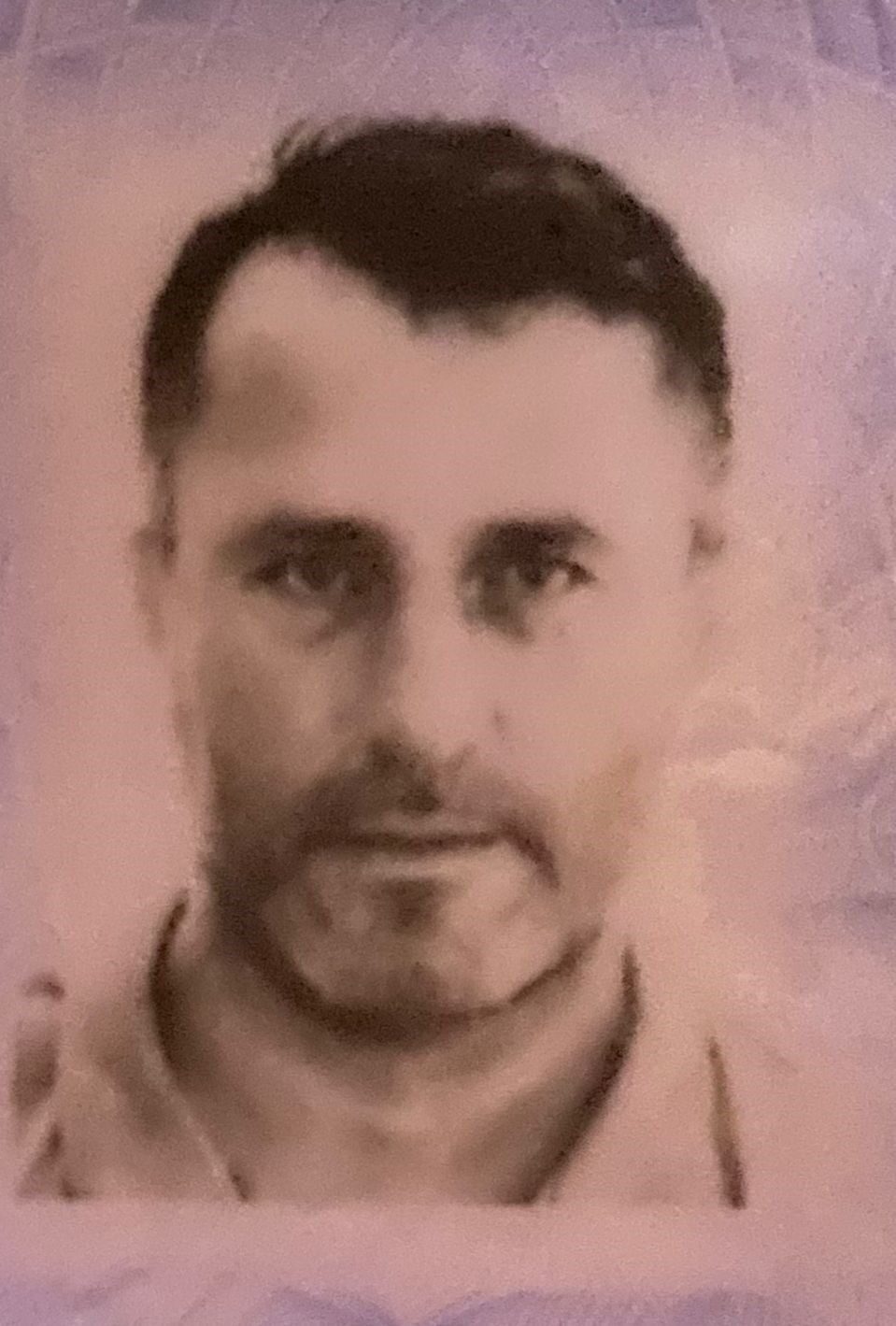 Antalya'nın Muratpaşa ilçesindeki falezlerden düşen 46 yaşındaki Burhan Kanyılmaz, hayatını