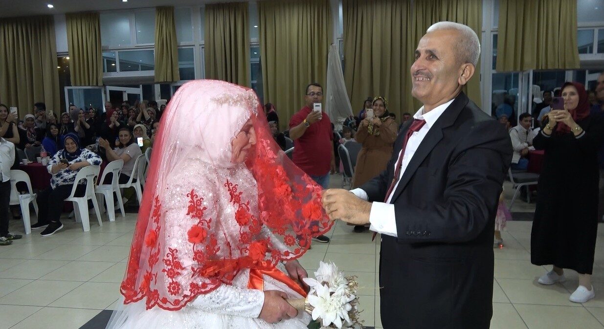 Antalya'nın Alanya ilçesinde yaşayan Mevlüt Yüksekalan (55) ve Havva Yüksekalan
