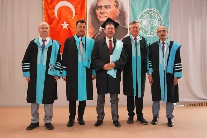 Balıkesir Üniversitesi Havran Meslek Yüksekokulu, 70 yeni mezununu uğurladı. Diploma