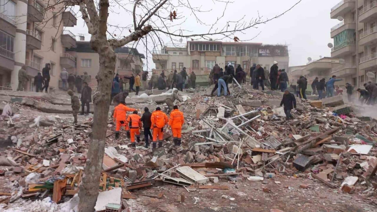 Malatya'daki Hakimbey Apartmanı davasında, mahkeme savcının yeni bilirkişi incelemesi talebini